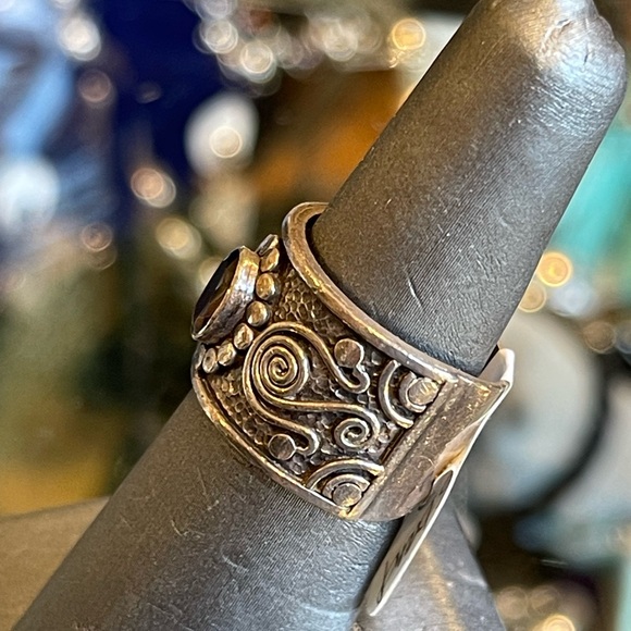 Handcrafted 925 Scrollwork Ring Wide Band w Center Stone - Picture 3 of 4